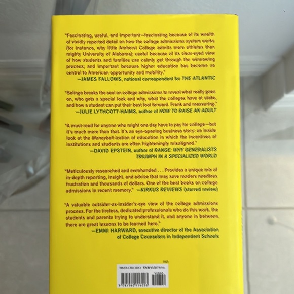 Jeffrey Selingo Book: Who gets in and why A year inside college admissions. - Picture 4 of 6